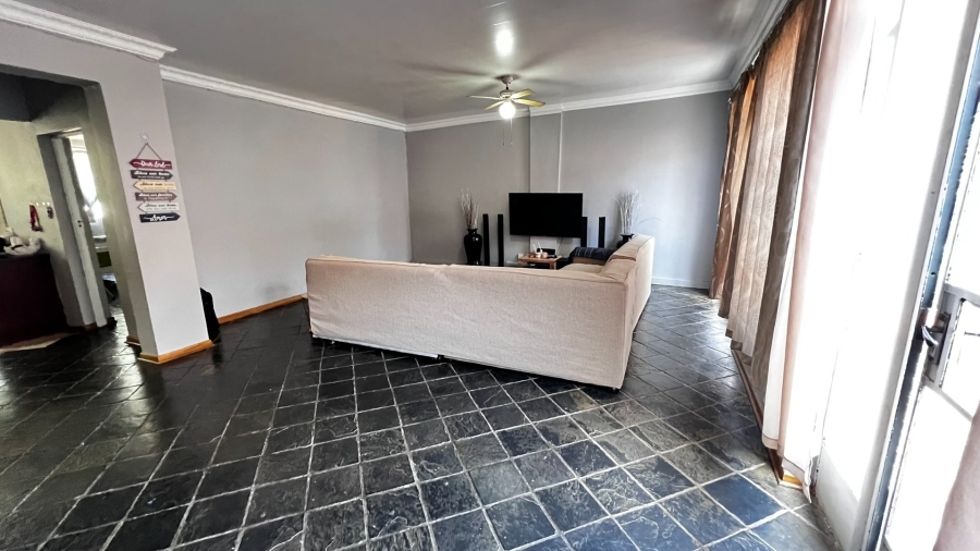 9 Bedroom Property for Sale in Waverley Free State